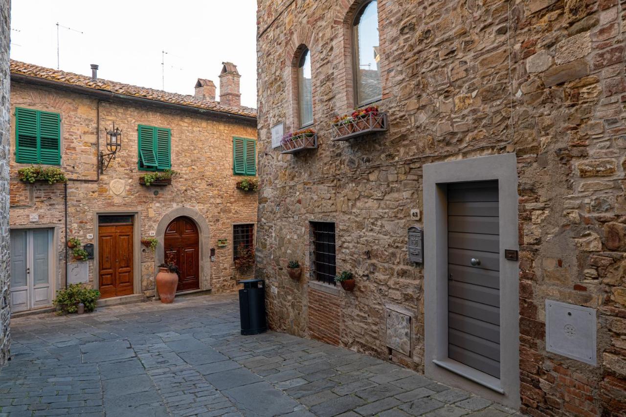 Old Medieval Apartment San Donato in Poggio Exteriör bild