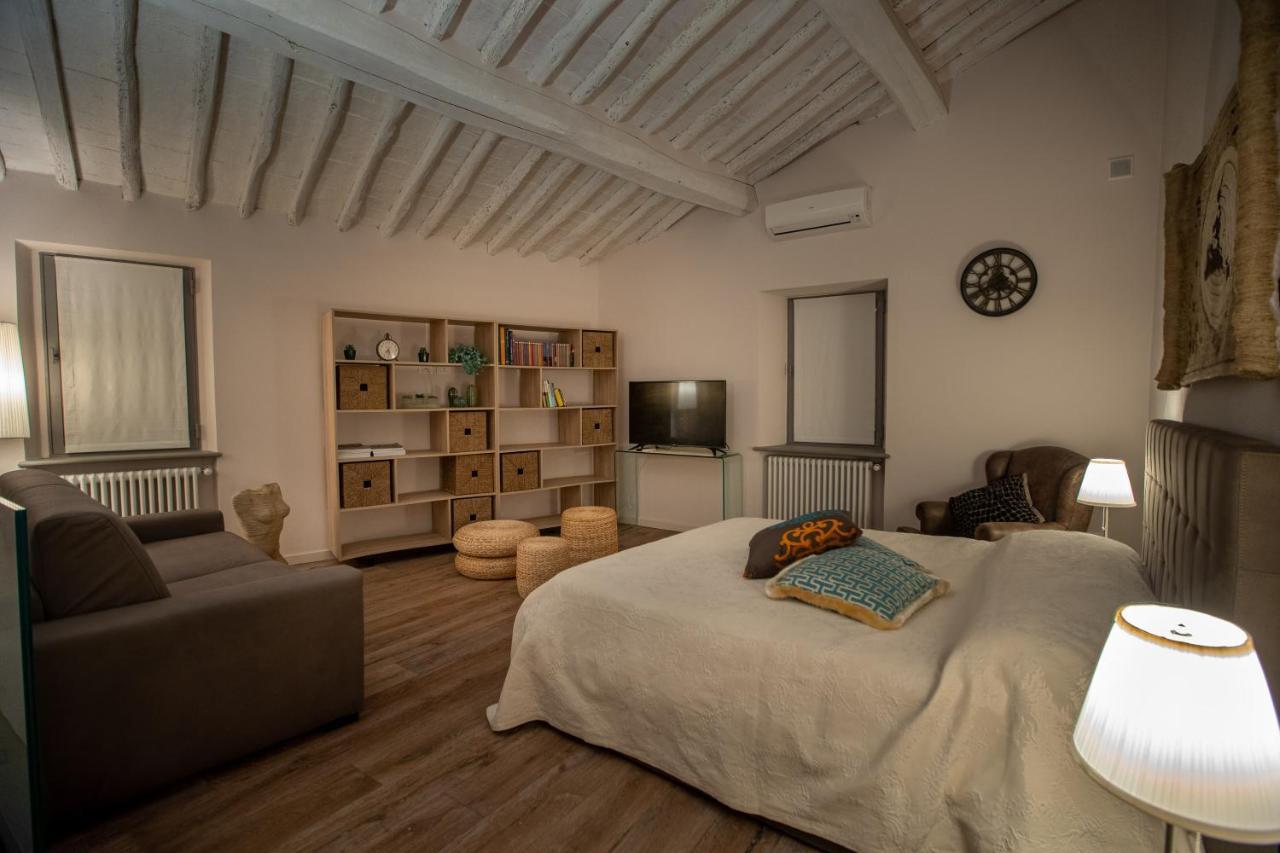 Old Medieval Apartment San Donato in Poggio Exteriör bild