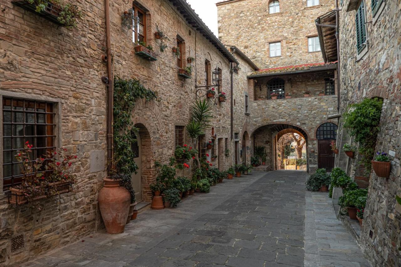 Old Medieval Apartment San Donato in Poggio Exteriör bild